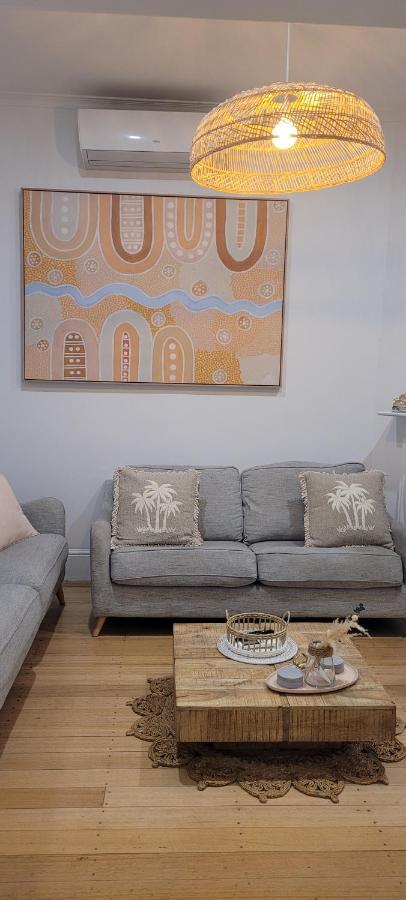 Boutique Beach House In The Heart Of St. Kilda ملبورن المظهر الخارجي الصورة